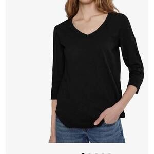 NEW MODODOC 3/4 sleeve v-neck tee with curved hem in black